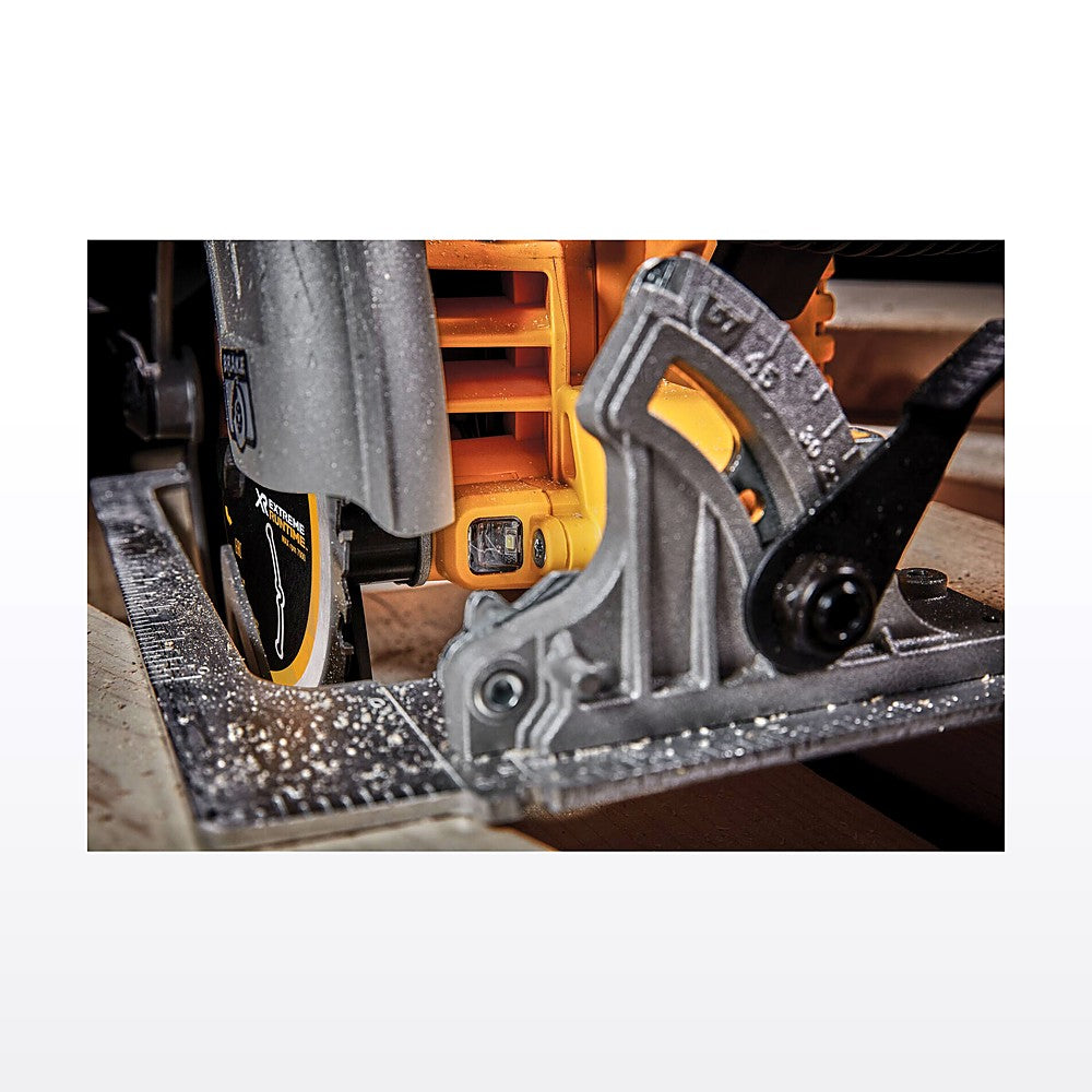 DeWALT 18V 6.0Ah FlexVolt Advantage XR 184mm (7") Circular Saw Kit DCS573T1-XE - image 3